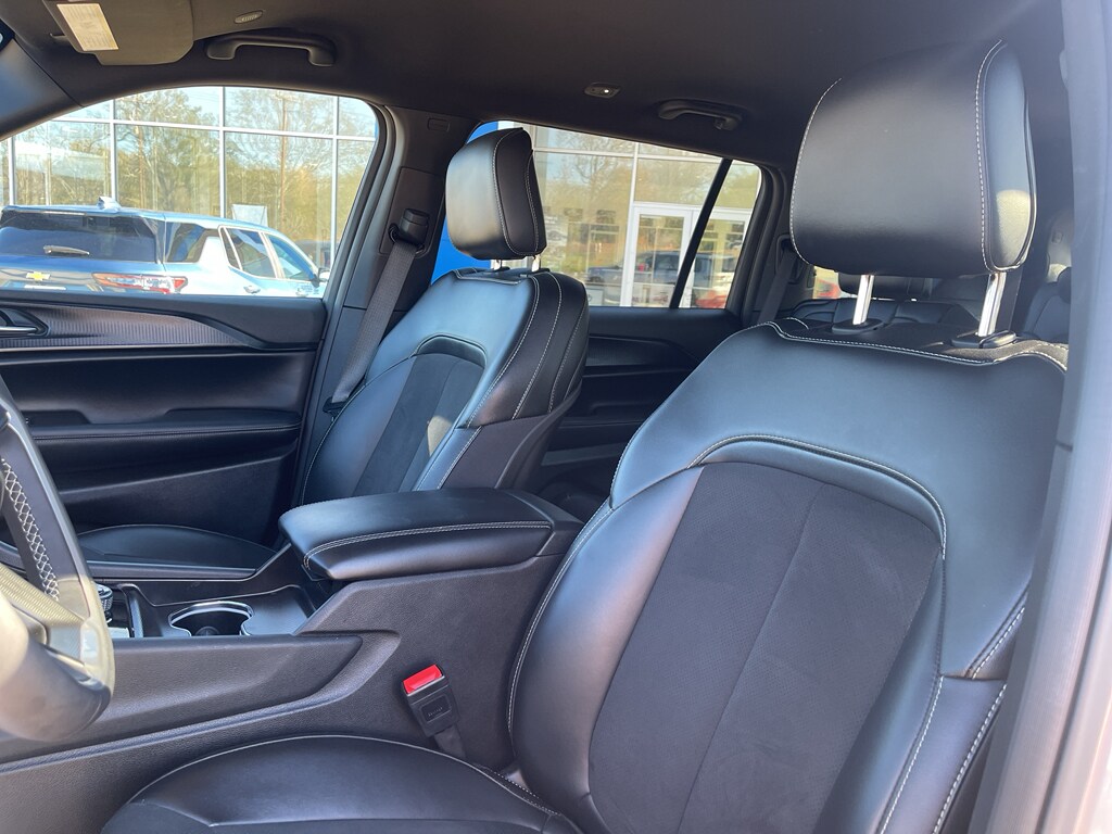 Used 2024 Jeep Grand Cherokee L Altitude