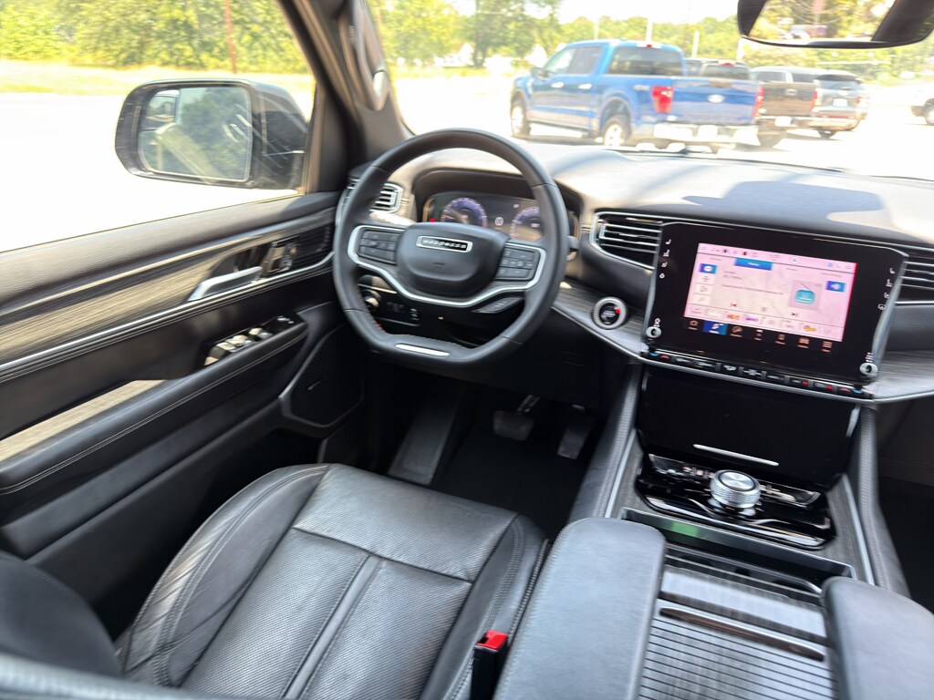 2024 Jeep Wagoneer L Series II - Photo 20
