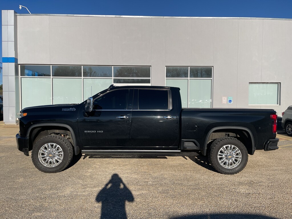 2022 Chevrolet Silverado 2500HD High Country photo 3