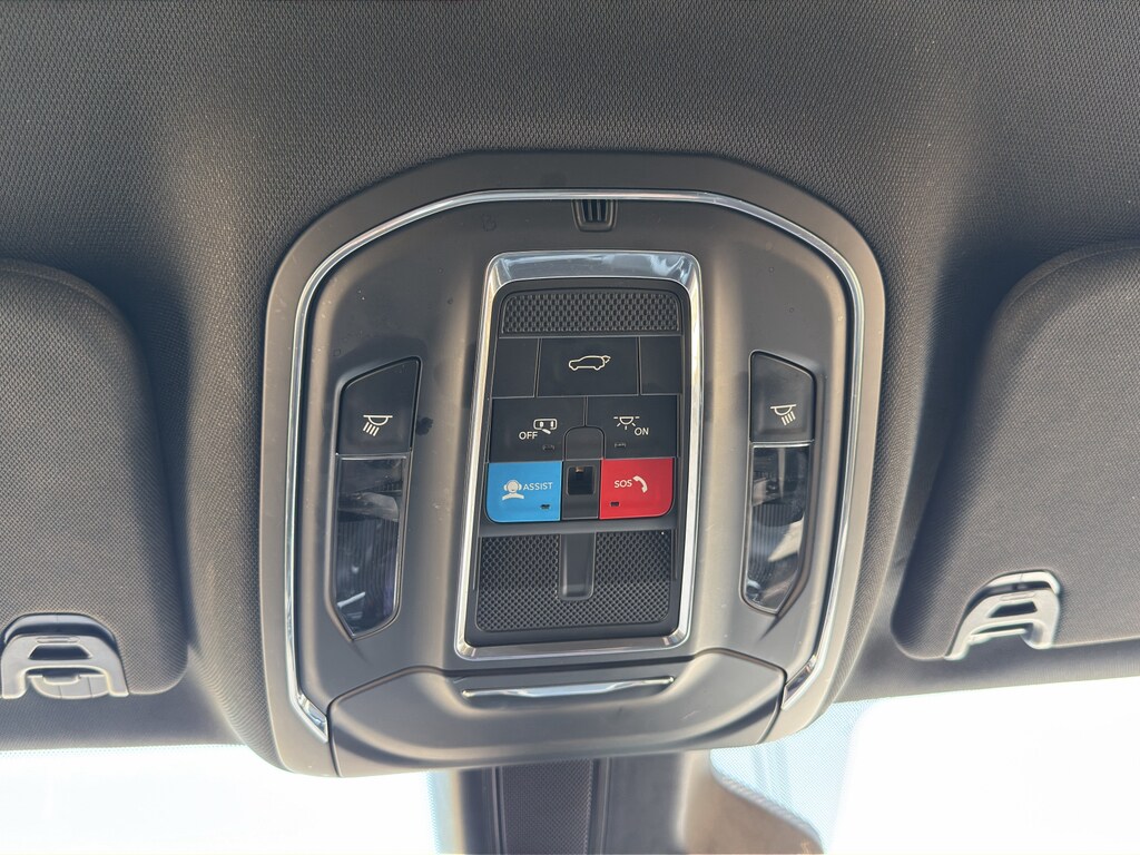 2024 Jeep Wagoneer L Series II - Photo 37