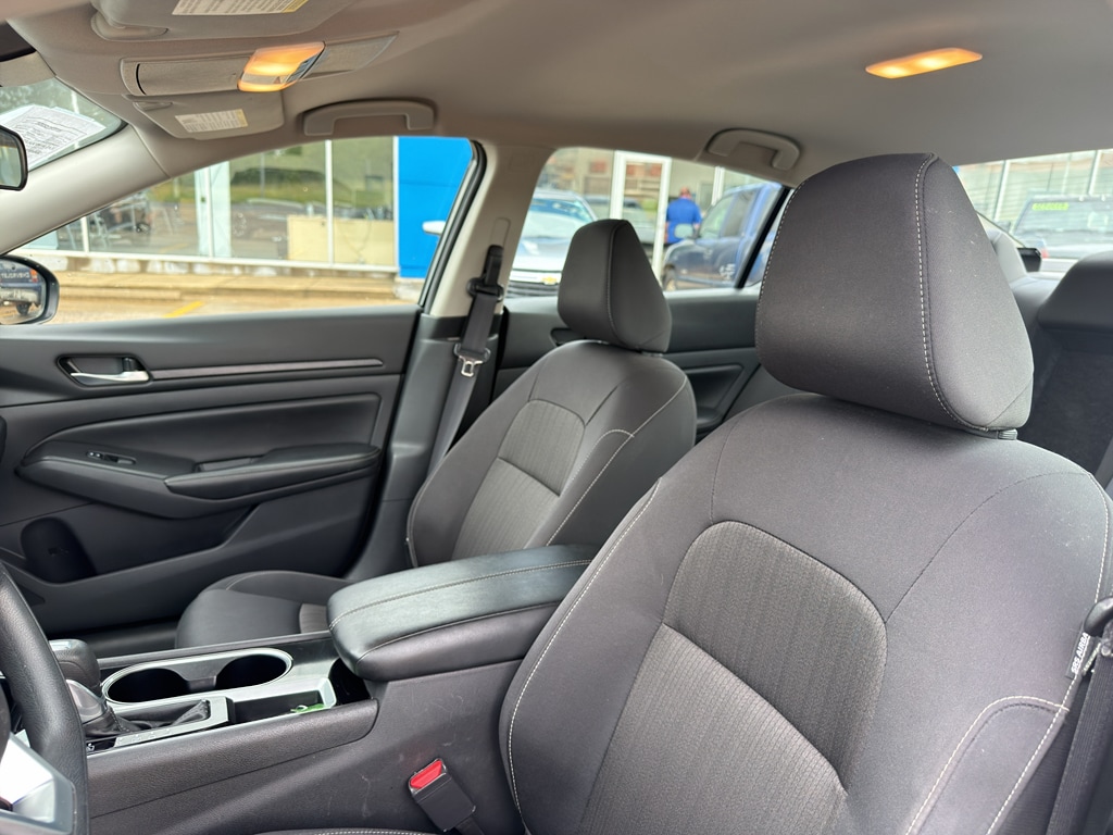 Used 2024 Nissan Altima 2.5 SV