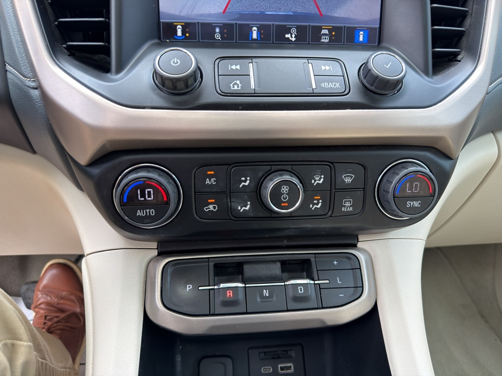 2023 GMC Acadia Denali - Photo 31