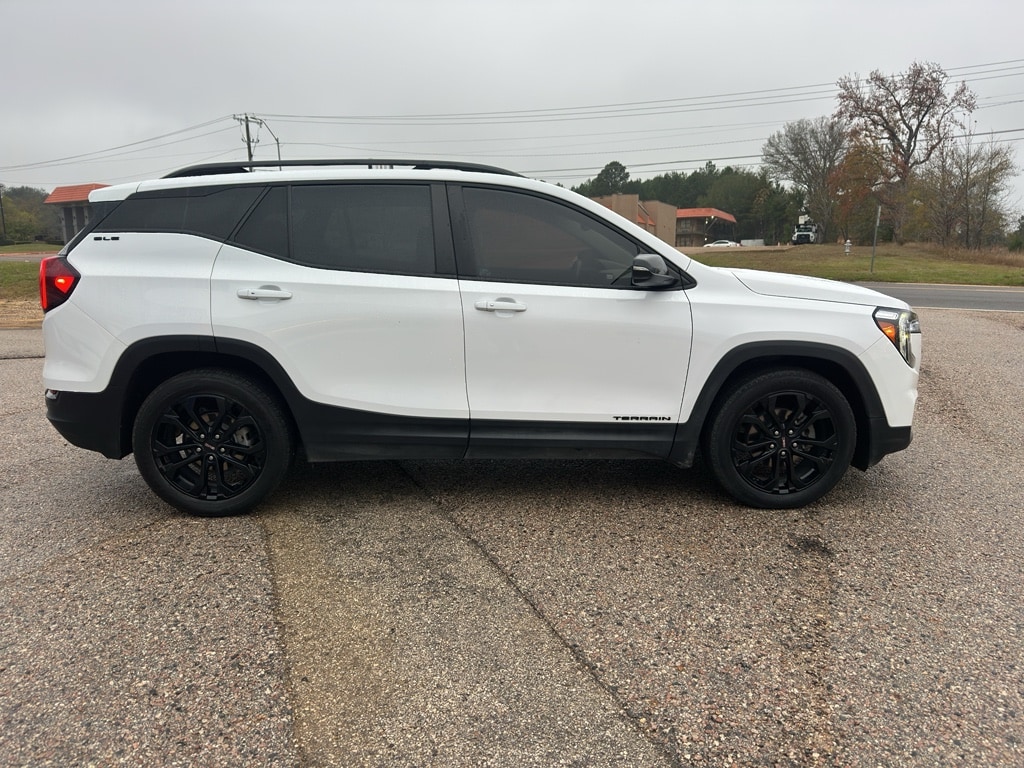 Used 2022 GMC Terrain SLE SUV