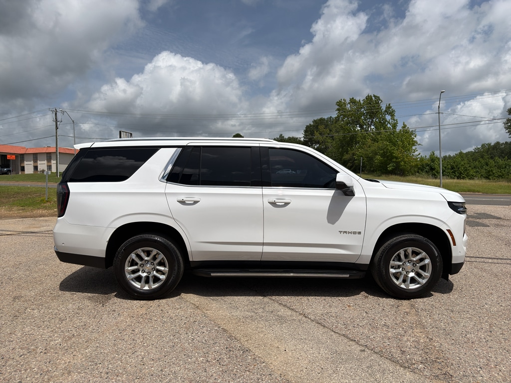 2025 Chevrolet Tahoe LT - Photo 12