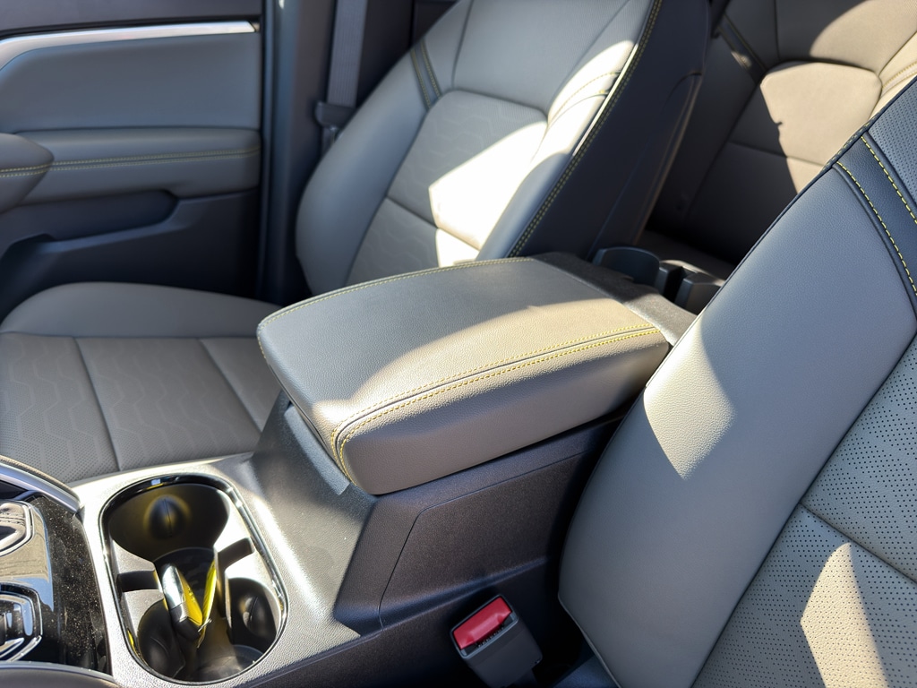 2026 Chevrolet Colorado ZR2 - Photo 36