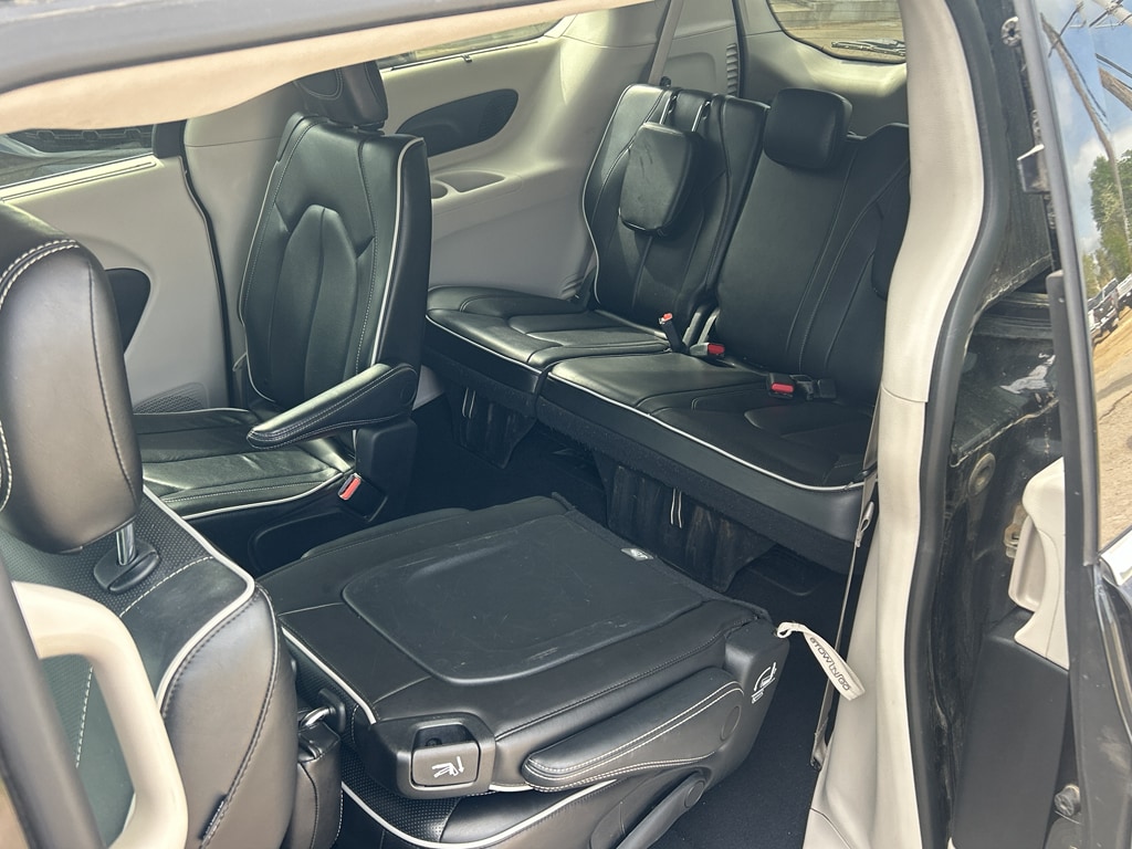 Used 2023 Chrysler Pacifica Limited