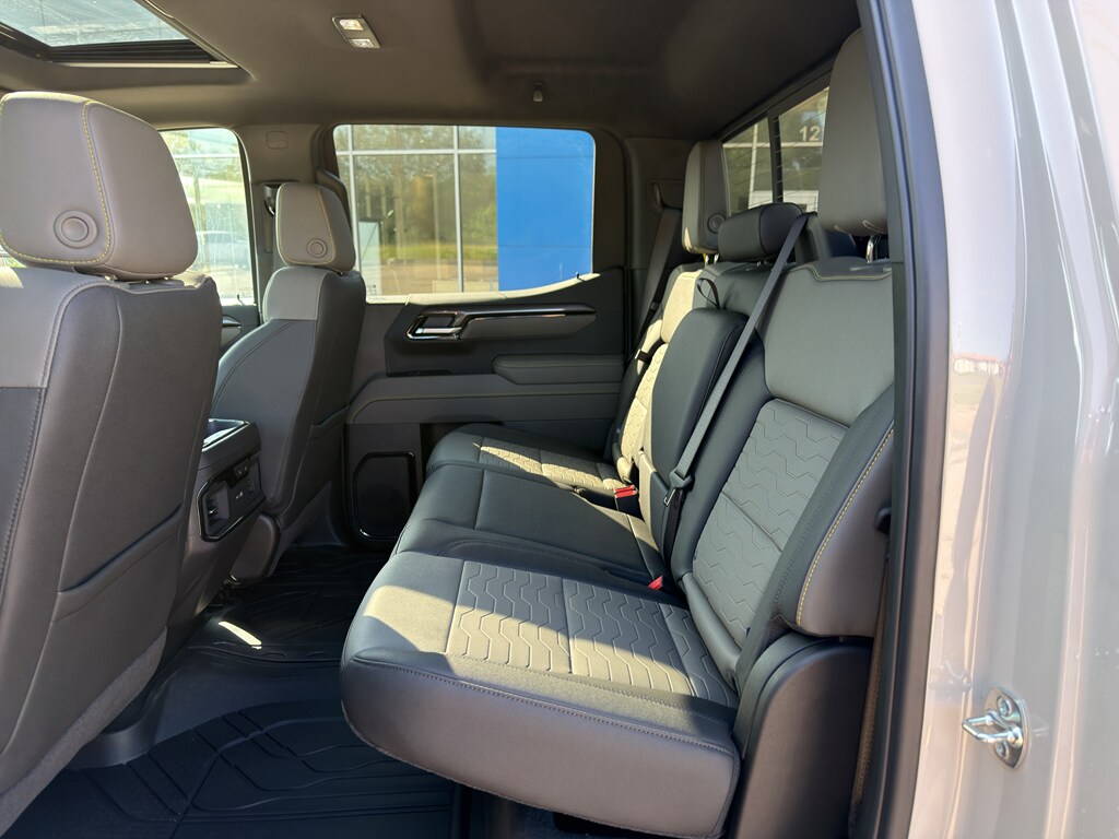 2026 Chevrolet Silverado 1500 ZR2 - Photo 6