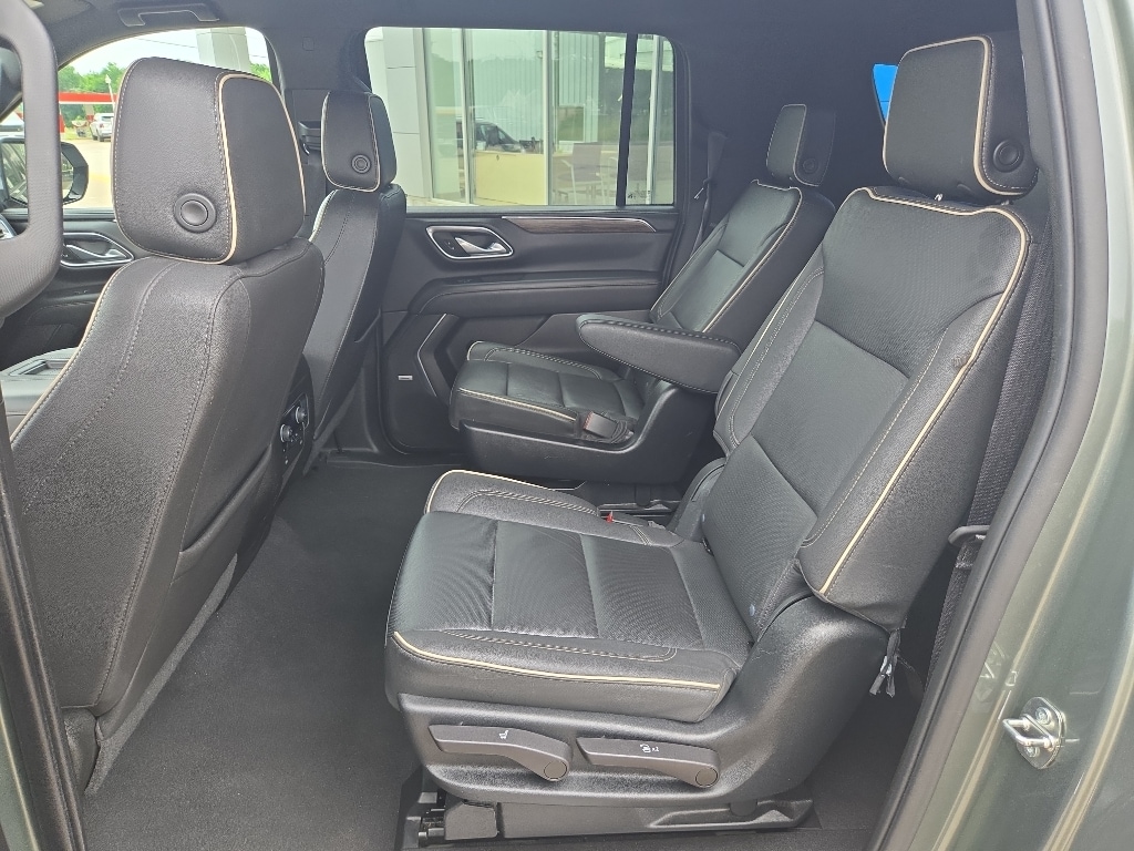 2023 Chevrolet Suburban Premier - Photo 13