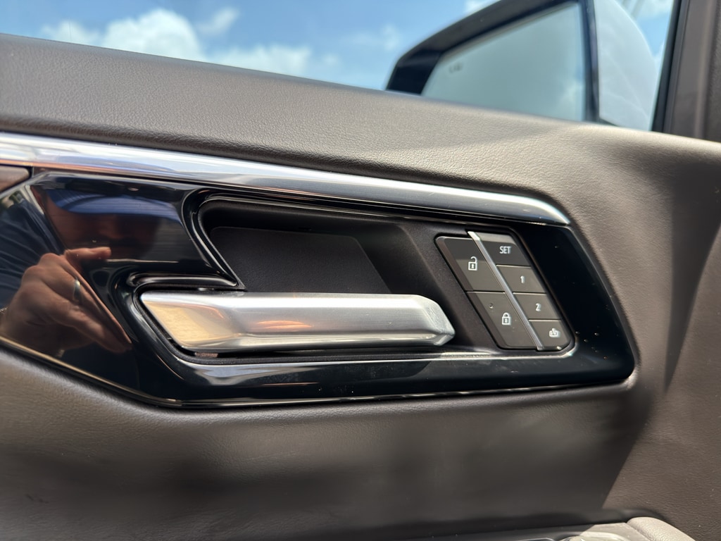 2025 Chevrolet Tahoe LT - Photo 32