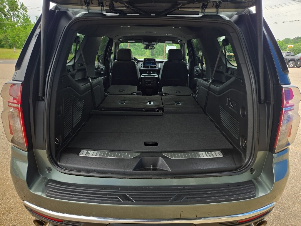 2023 Chevrolet Suburban Premier - Photo 20