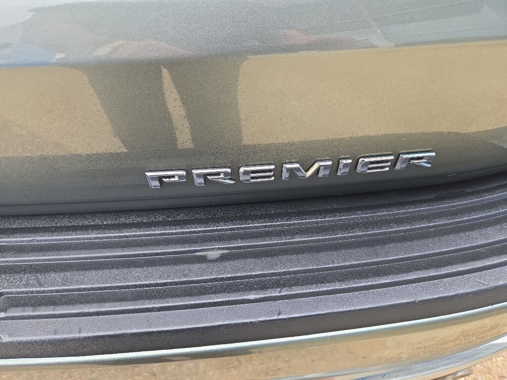 2023 Chevrolet Suburban Premier - Photo 17