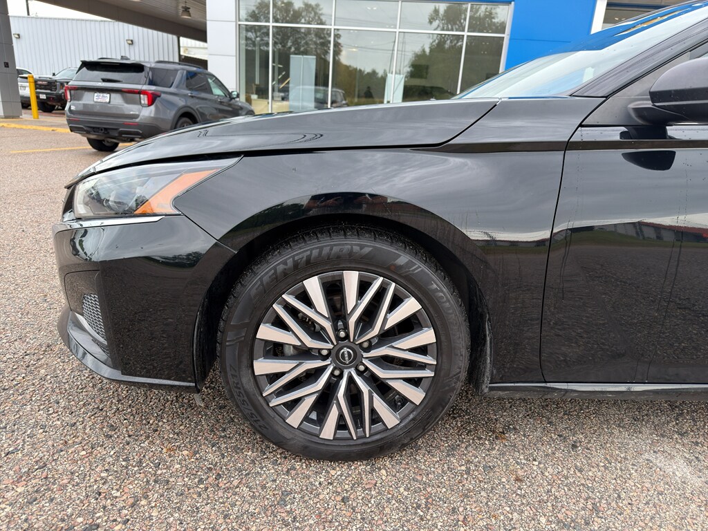 Used 2024 Nissan Altima 2.5 SV