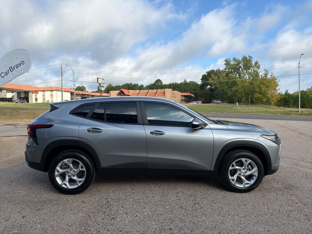 2026 Chevrolet Trax LS - Photo 12