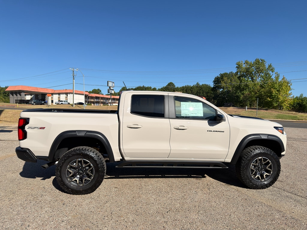 2026 Chevrolet Colorado ZR2 - Photo 39