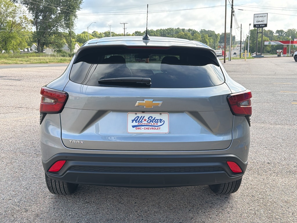 2026 Chevrolet Trax LS - Photo 9