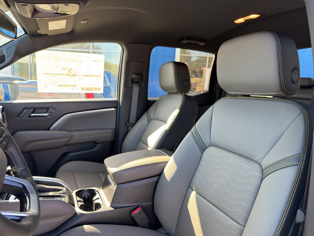 2026 Chevrolet Colorado ZR2 - Photo 25