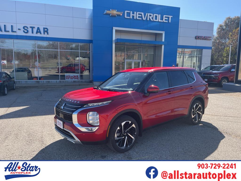 2024 Mitsubishi Outlander SE's photo