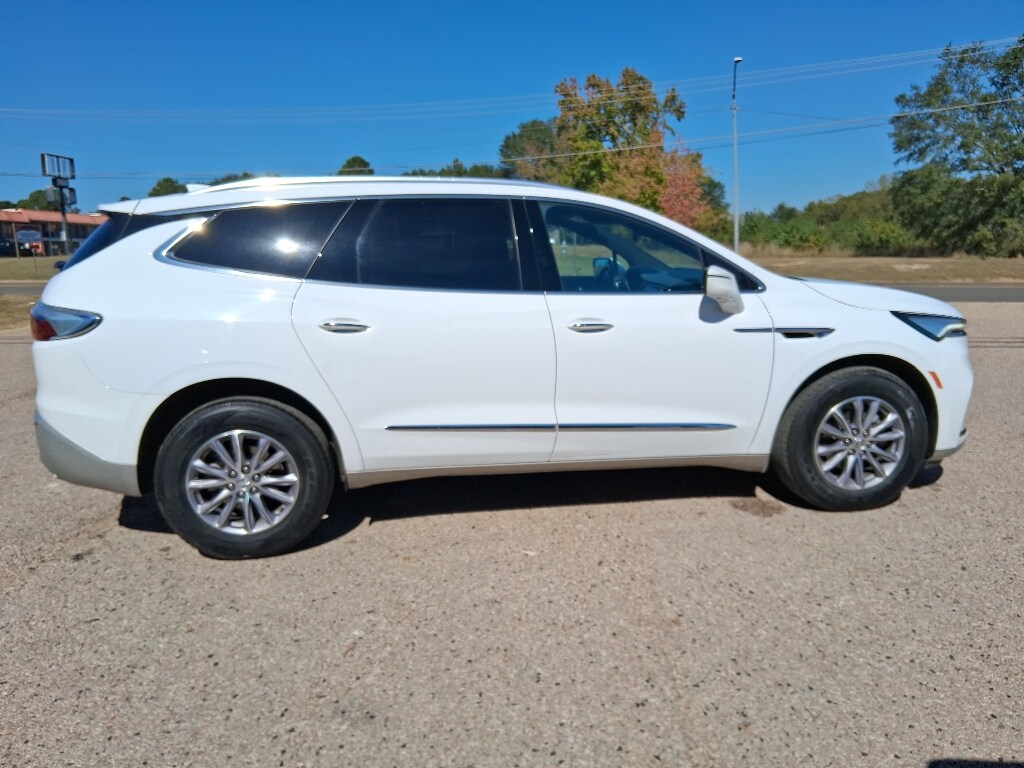 2024 Buick Enclave Premium photo 3