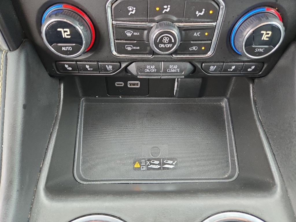 2023 Chevrolet Suburban Premier - Photo 10