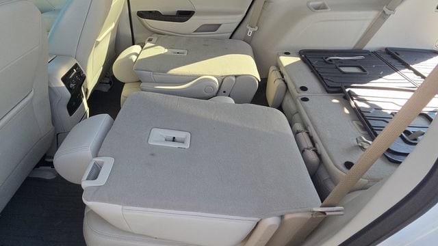 2023 GMC Acadia Denali - Photo 17