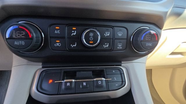 2023 GMC Acadia Denali - Photo 31