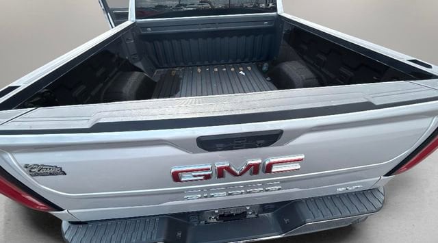 2022 GMC Sierra 1500 SLT - Photo 6