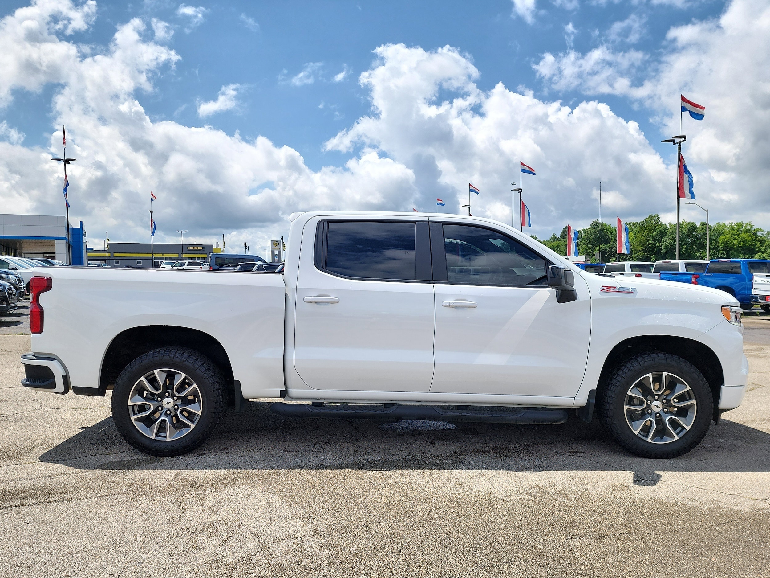Used 2023 Chevrolet Silverado 1500 RST with VIN 1GCUDEED7PZ326186 for sale in Olive Branch, MS