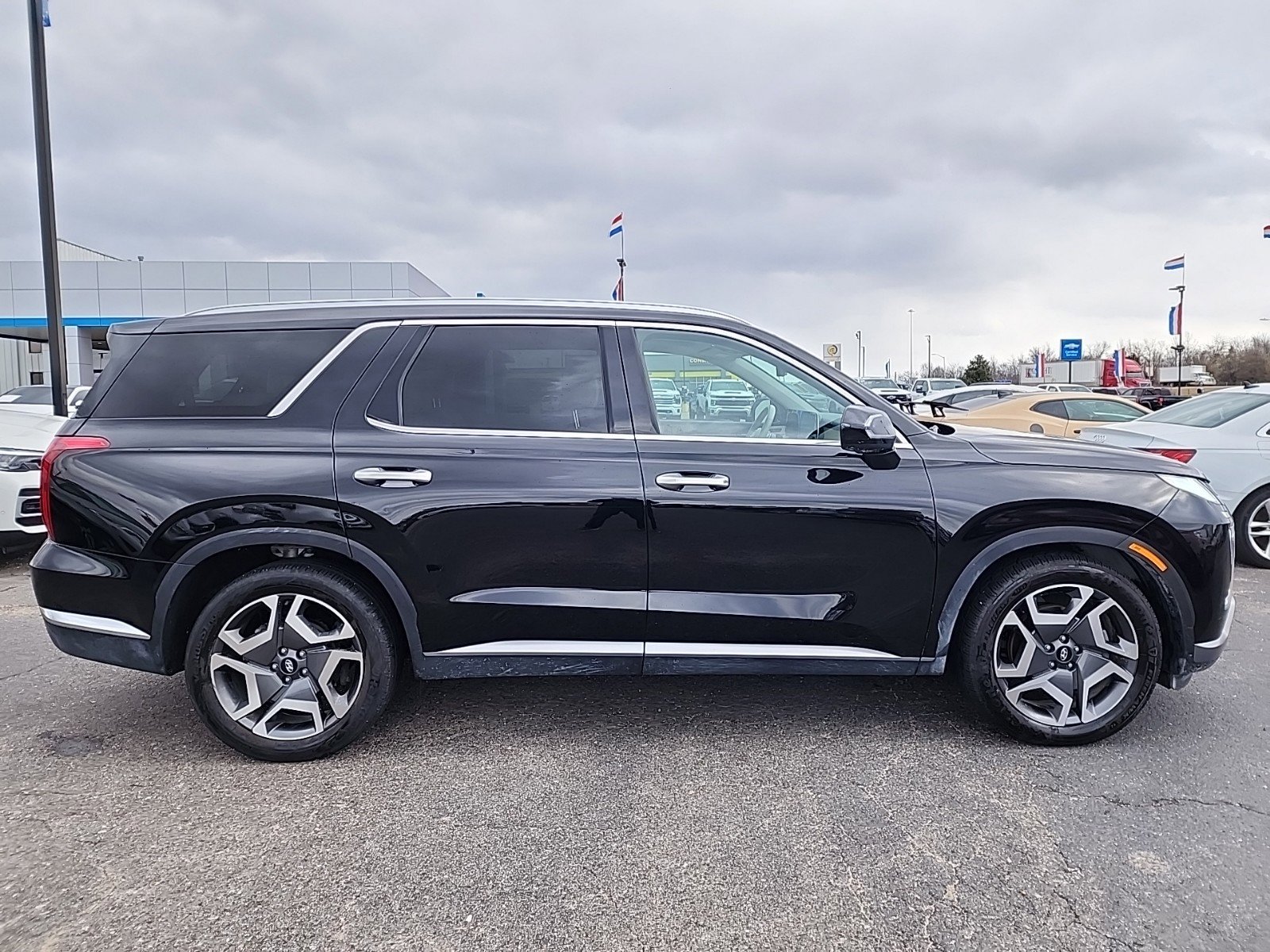 Used 2024 Hyundai Palisade Limited with VIN KM8R54GE8RU703090 for sale in Olive Branch, MS