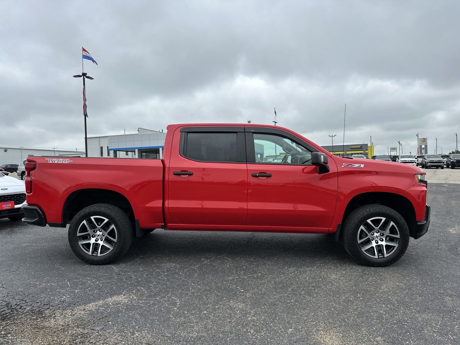 Used 2020 Chevrolet Silverado 1500 LT Trail Boss with VIN 1GCPYFEDXLZ112701 for sale in Olive Branch, MS