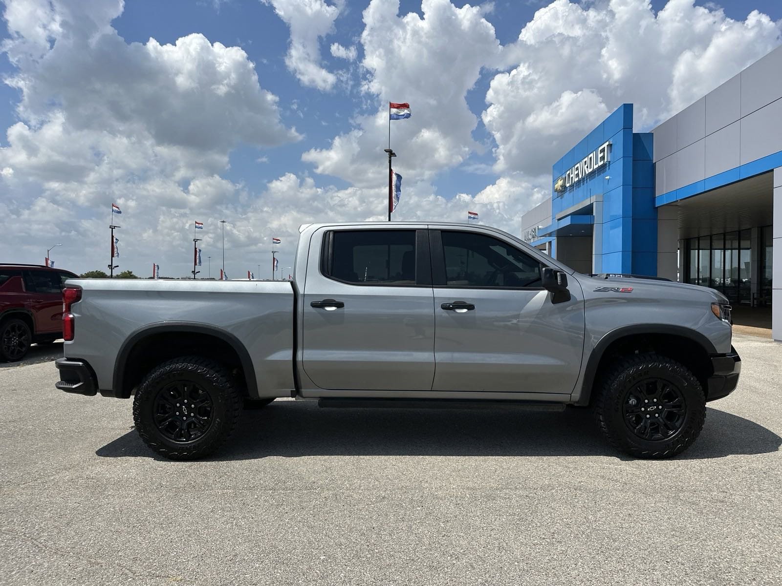 Used 2023 Chevrolet Silverado 1500 ZR2 with VIN 3GCUDHEL5PG300128 for sale in Olive Branch, MS