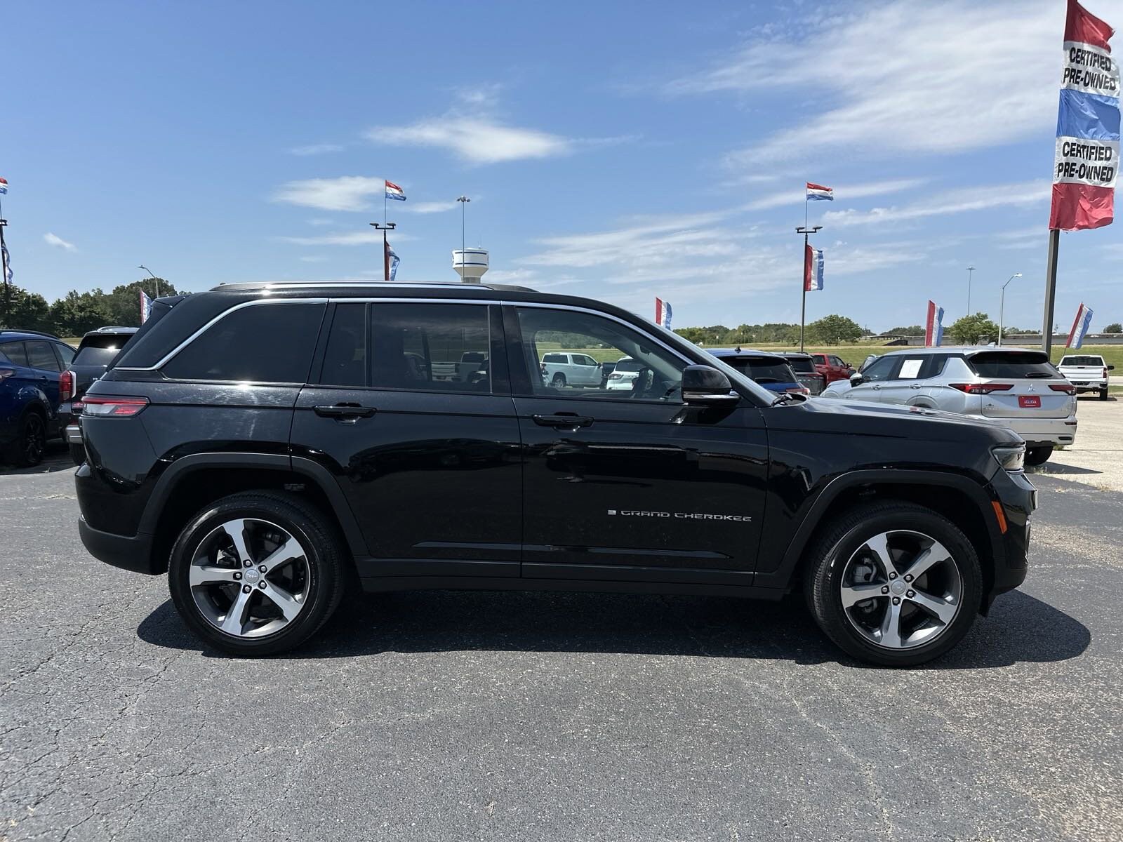 Used 2023 Jeep Grand Cherokee Limited with VIN 1C4RJGBG3PC534500 for sale in Olive Branch, MS