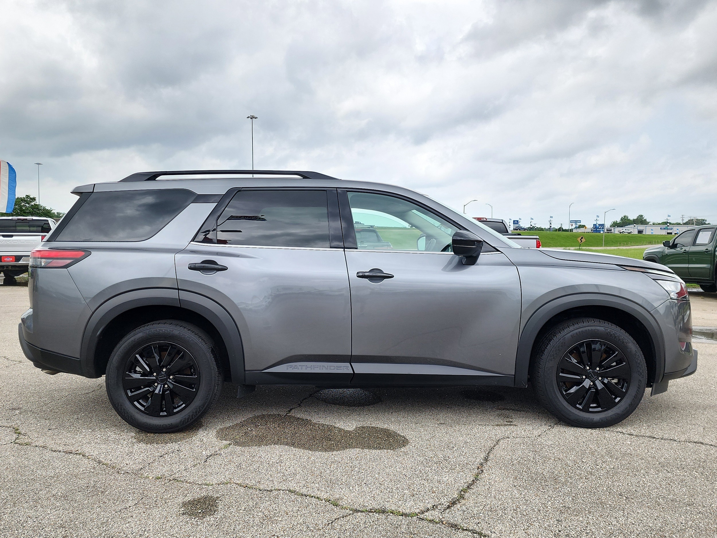Used 2024 Nissan Pathfinder SV with VIN 5N1DR3BCXRC277262 for sale in Olive Branch, MS