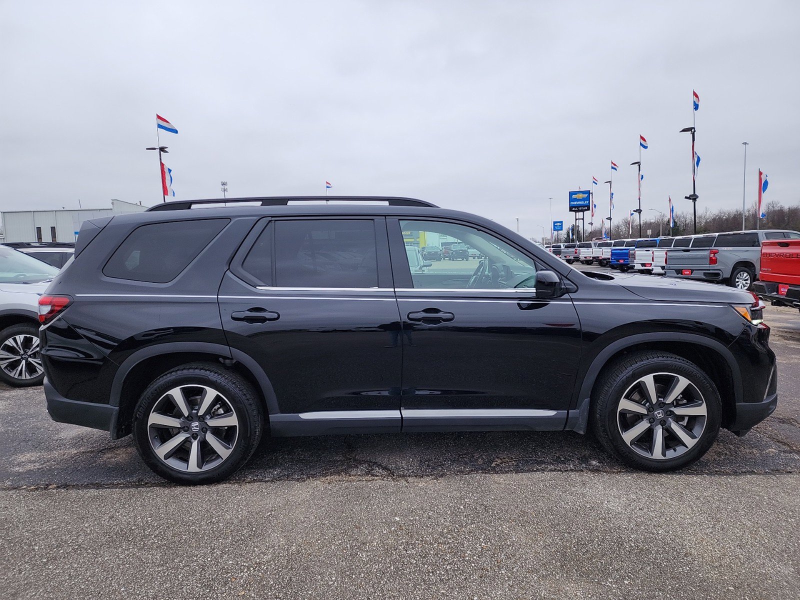 Used 2025 Honda Pilot Elite with VIN 5FNYG1H84SB028144 for sale in Olive Branch, MS
