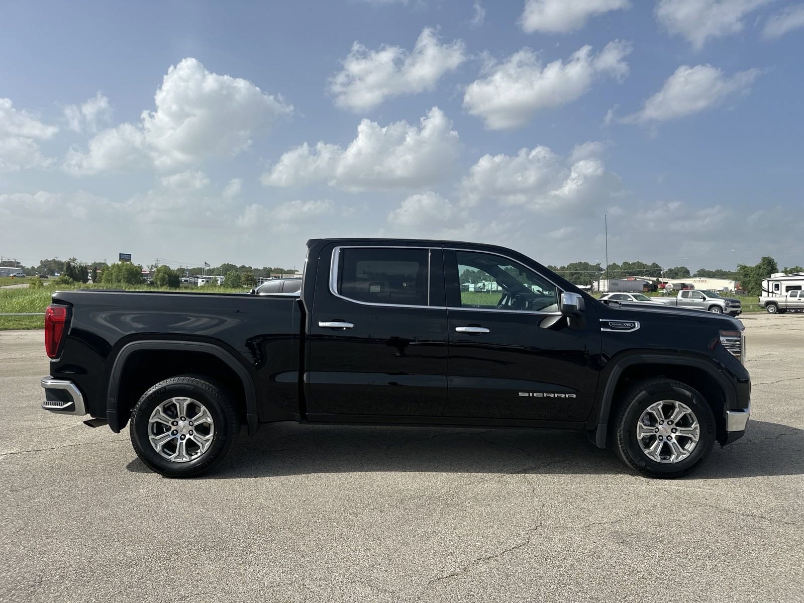 Used 2024 GMC Sierra 1500 SLT with VIN 3GTPHDED3RG146735 for sale in Olive Branch, MS