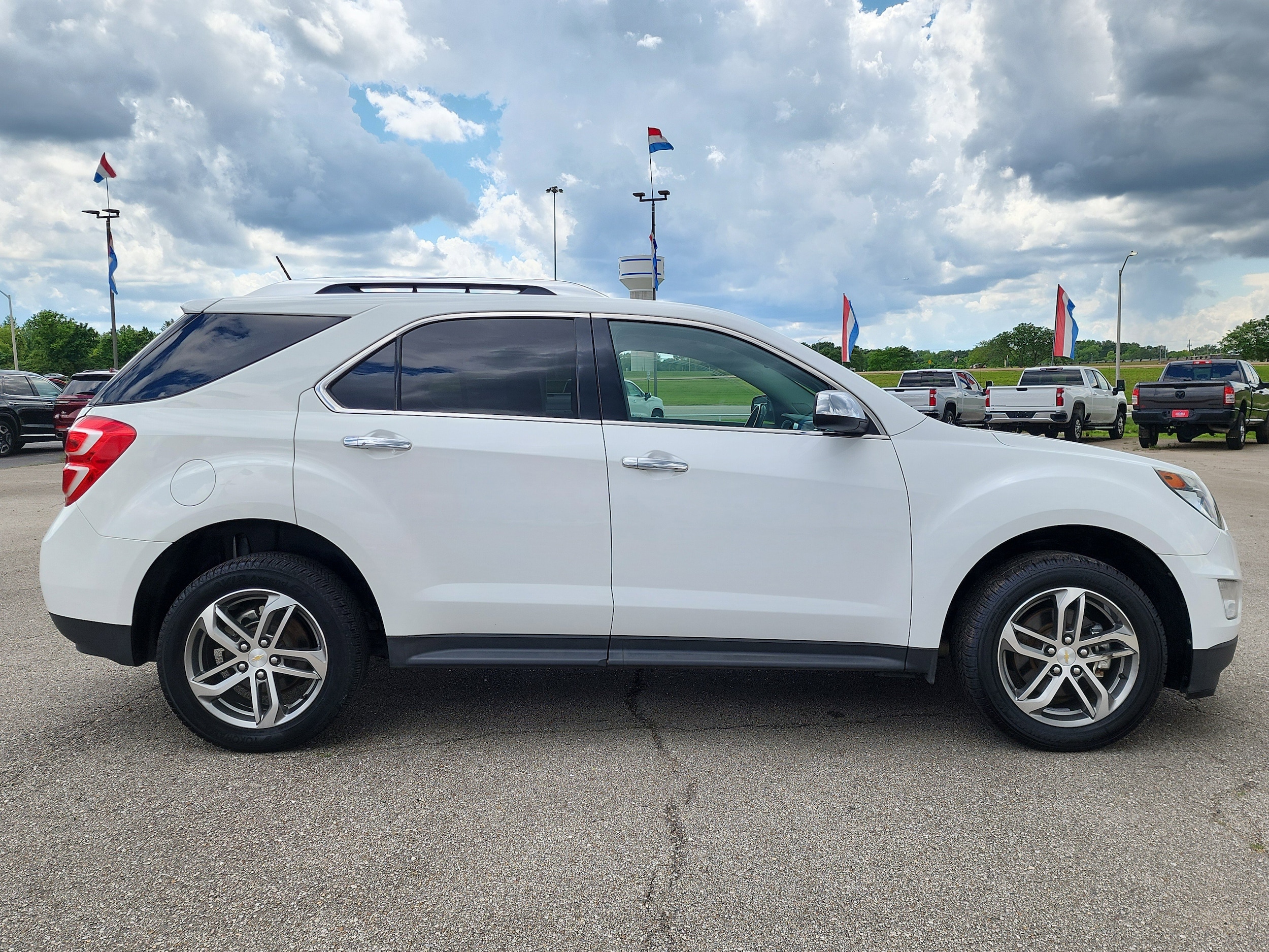 Used 2017 Chevrolet Equinox Premier with VIN 2GNALDEK0H1556765 for sale in Olive Branch, MS