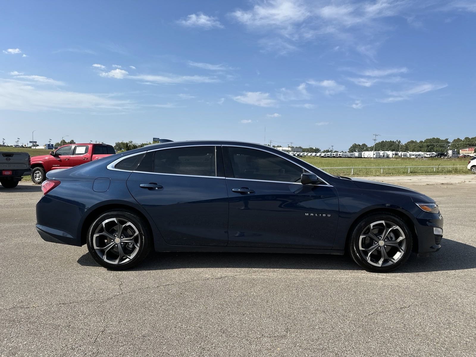 Used 2022 Chevrolet Malibu 1LT with VIN 1G1ZD5ST1NF168579 for sale in Olive Branch, MS