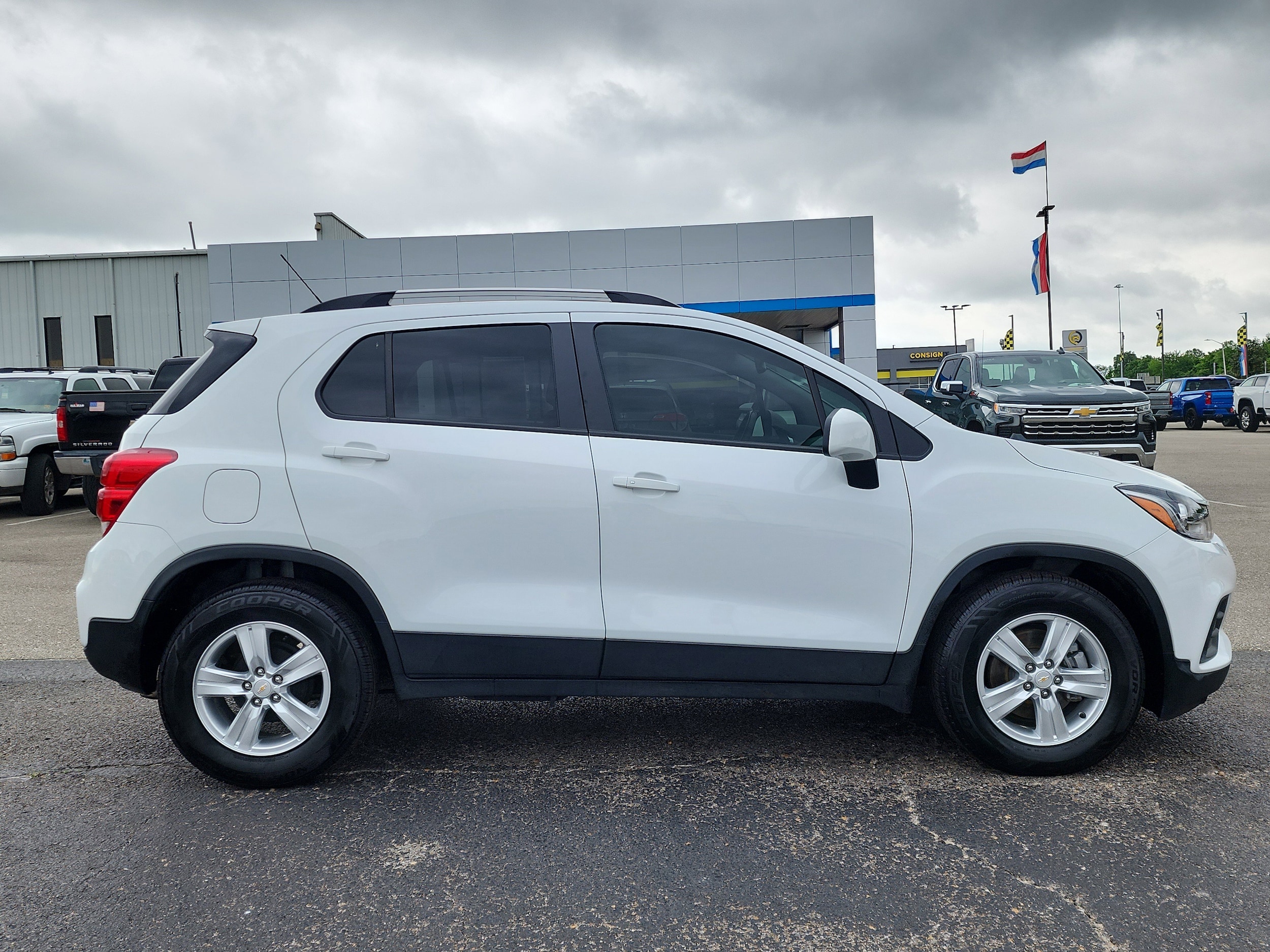 Certified 2022 Chevrolet Trax LT with VIN KL7CJLSM7NB565303 for sale in Olive Branch, MS