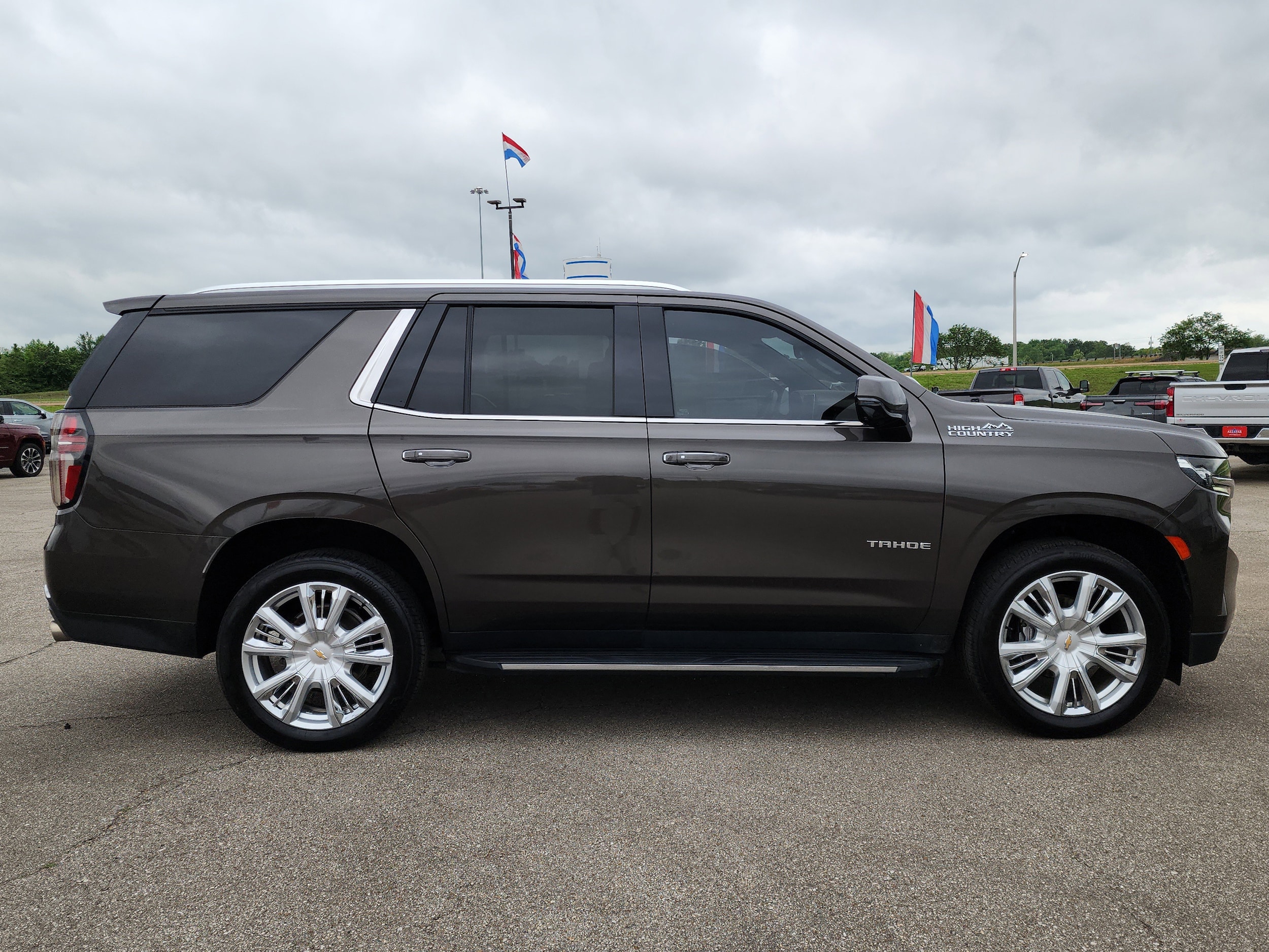 Used 2021 Chevrolet Tahoe High Country with VIN 1GNSKTKL7MR168223 for sale in Olive Branch, MS