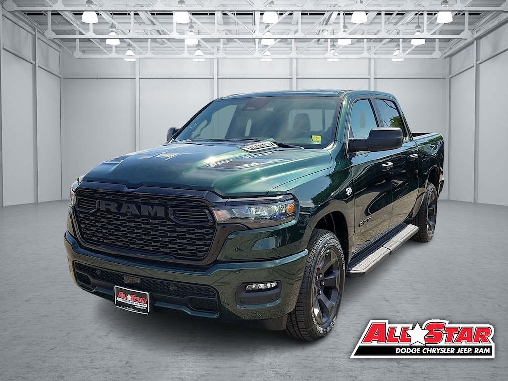 New 2026 Ram 1500 EXPRESS CREW CAB 4X4 5'7 BOX Pickup