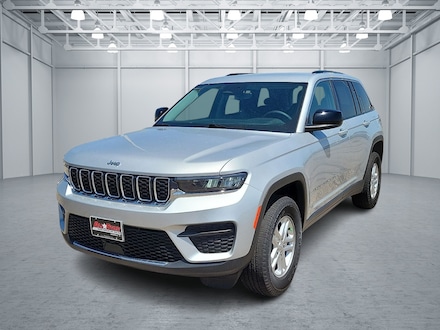 2024 Jeep Grand Cherokee Laredo 4x4