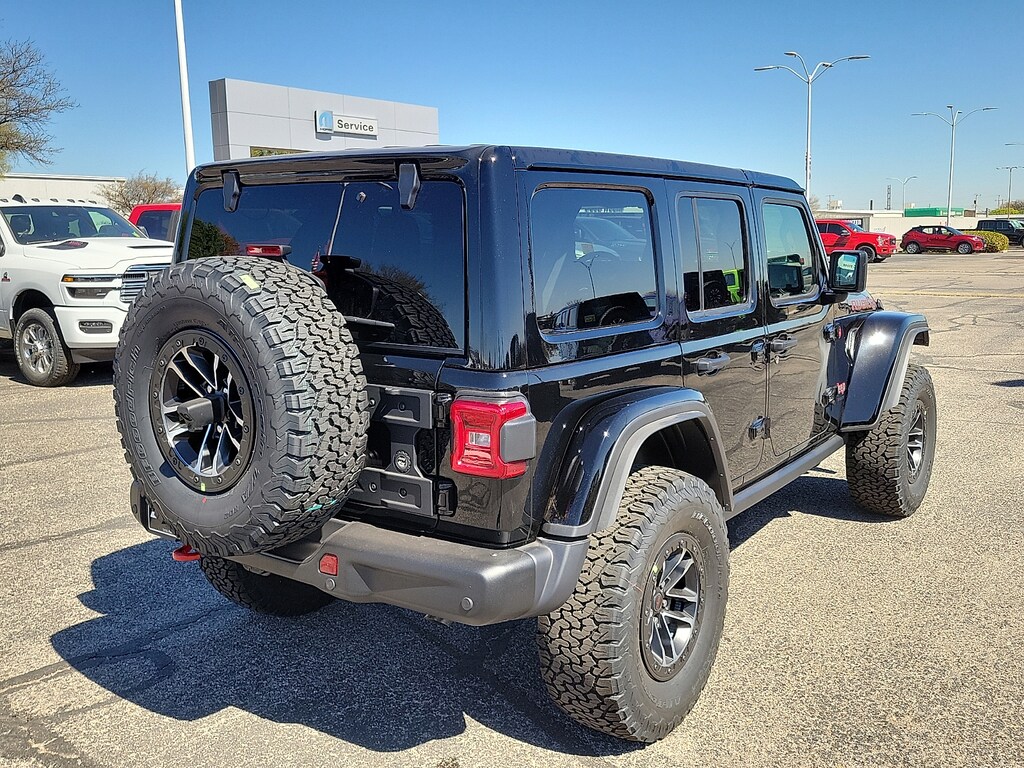 New 2026 Jeep Wrangler 4-DOOR RUBICON X Sport Utility