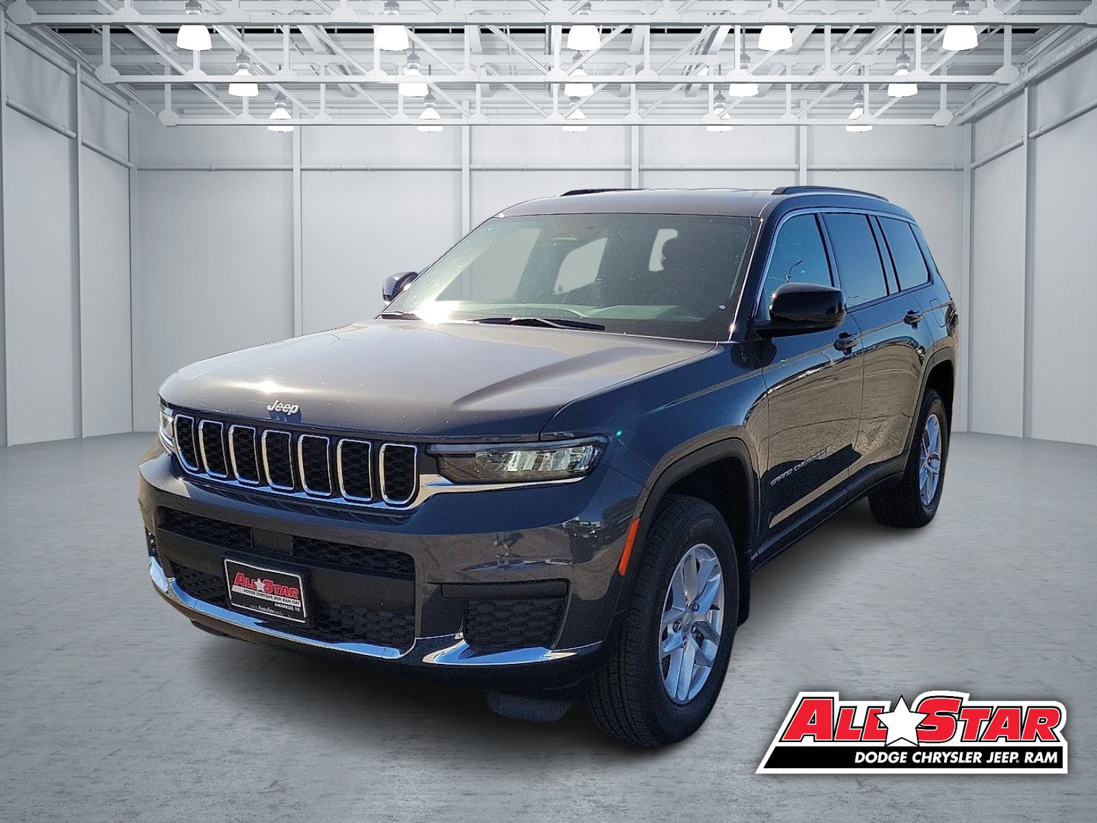 2025 Jeep Grand Cherokee L Laredo's photo