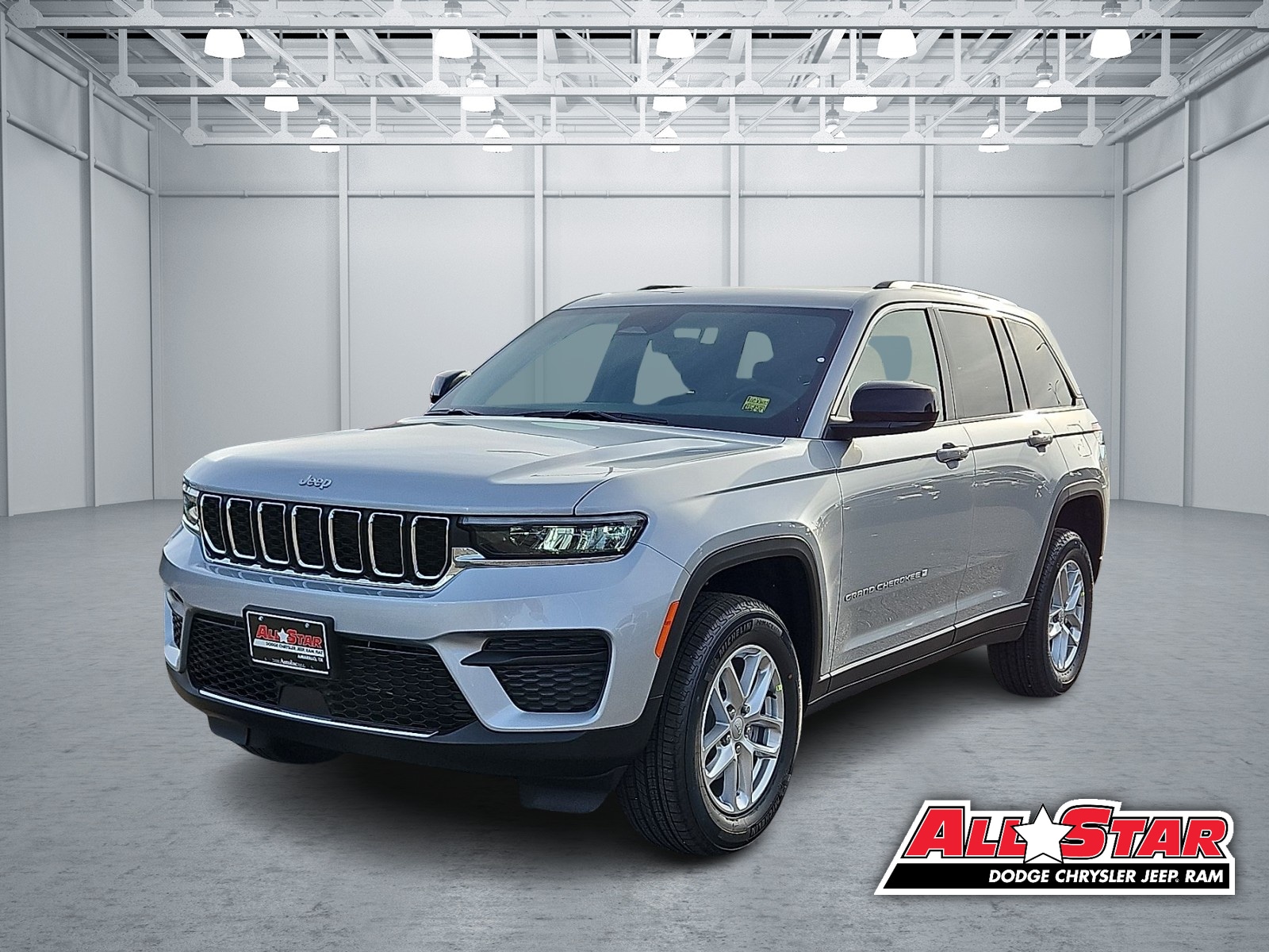 2025 Jeep Grand Cherokee Laredo's photo
