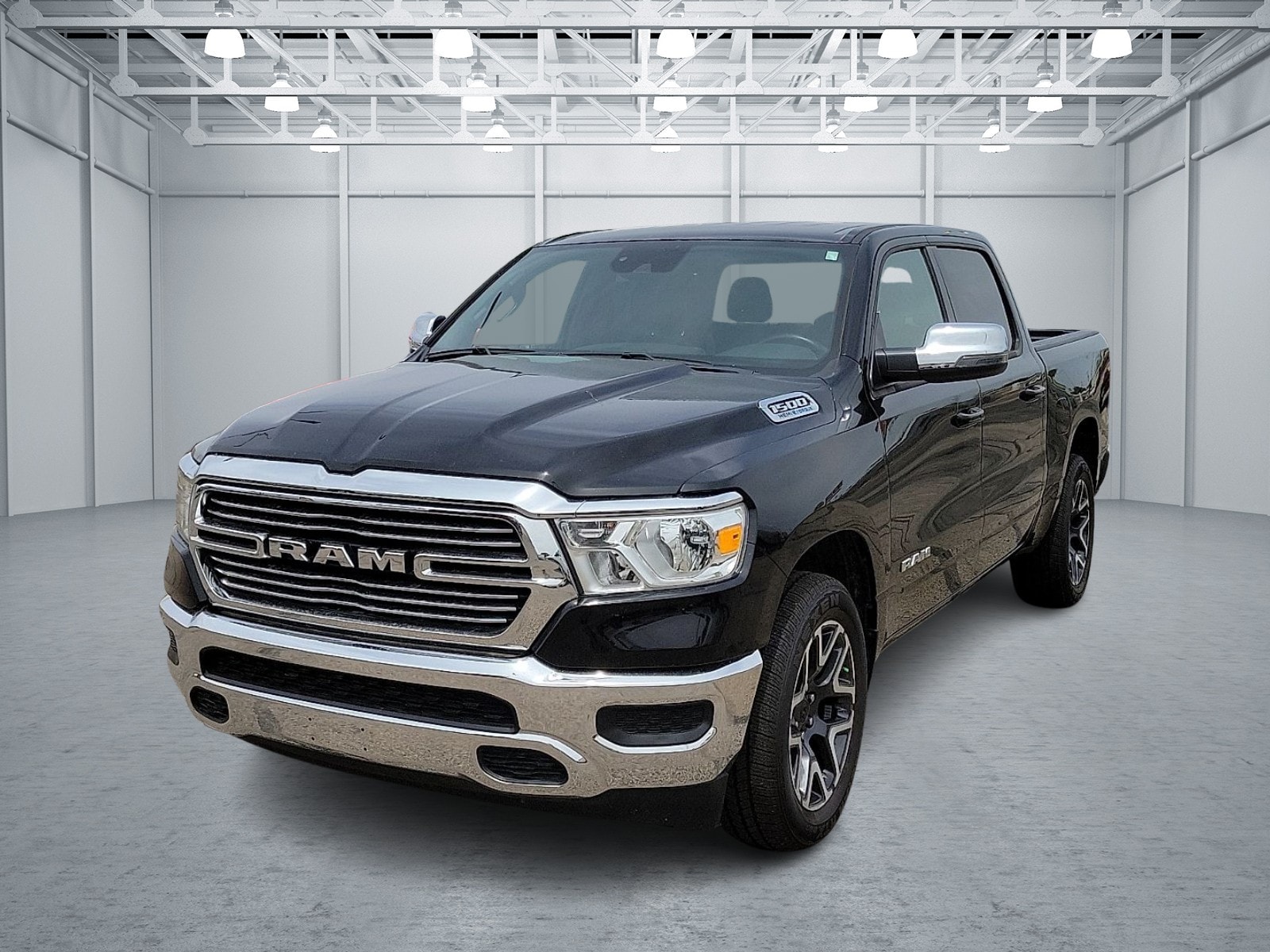 2024 RAM 1500 Laramie 4x4 Crew Cab 5'7's photo