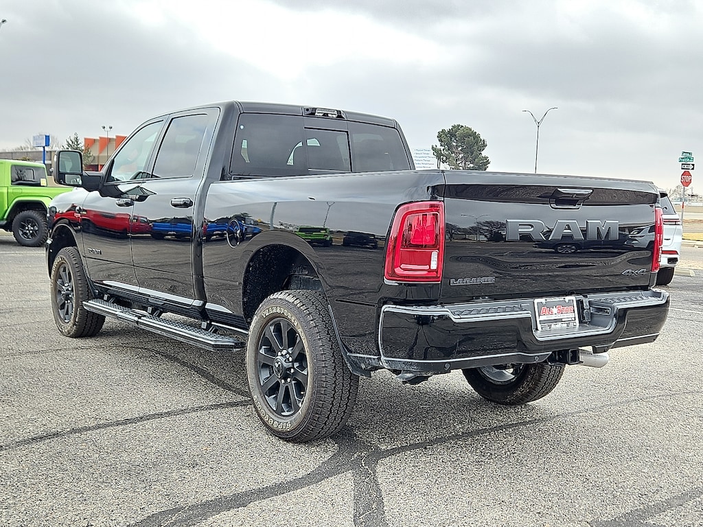 New 2026 Ram 2500 LARAMIE CREW CAB 4X4 6'4 BOX Pickup