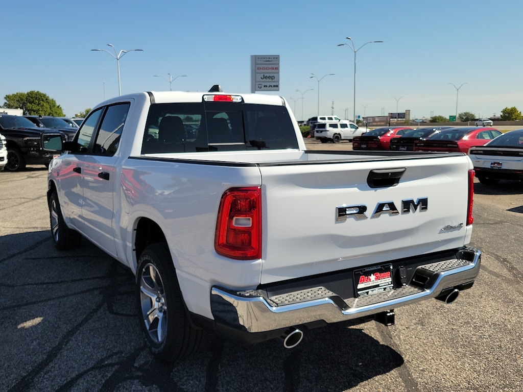New 2026 Ram 1500 TRADESMAN CREW CAB 4X4 5'7 BOX Pickup