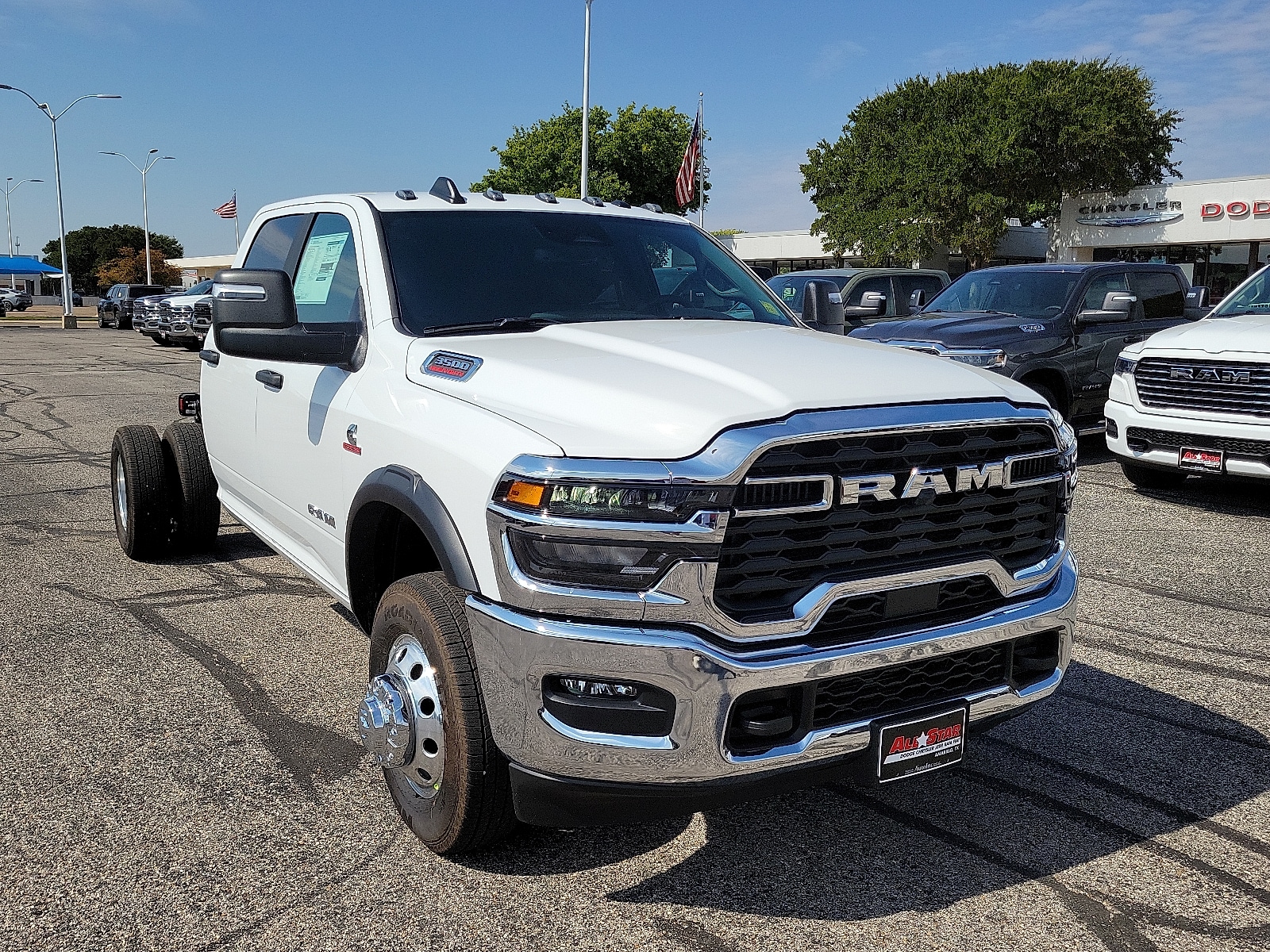 2026 RAM 3500 Chassis Big Horn - Photo 6