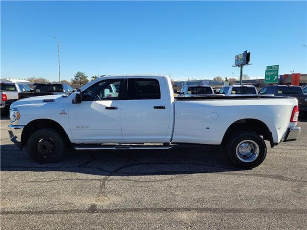 Used 2024 RAM 3500 Big Horn 4x4 Crew Cab 8 ft. box 169.5 in. WB