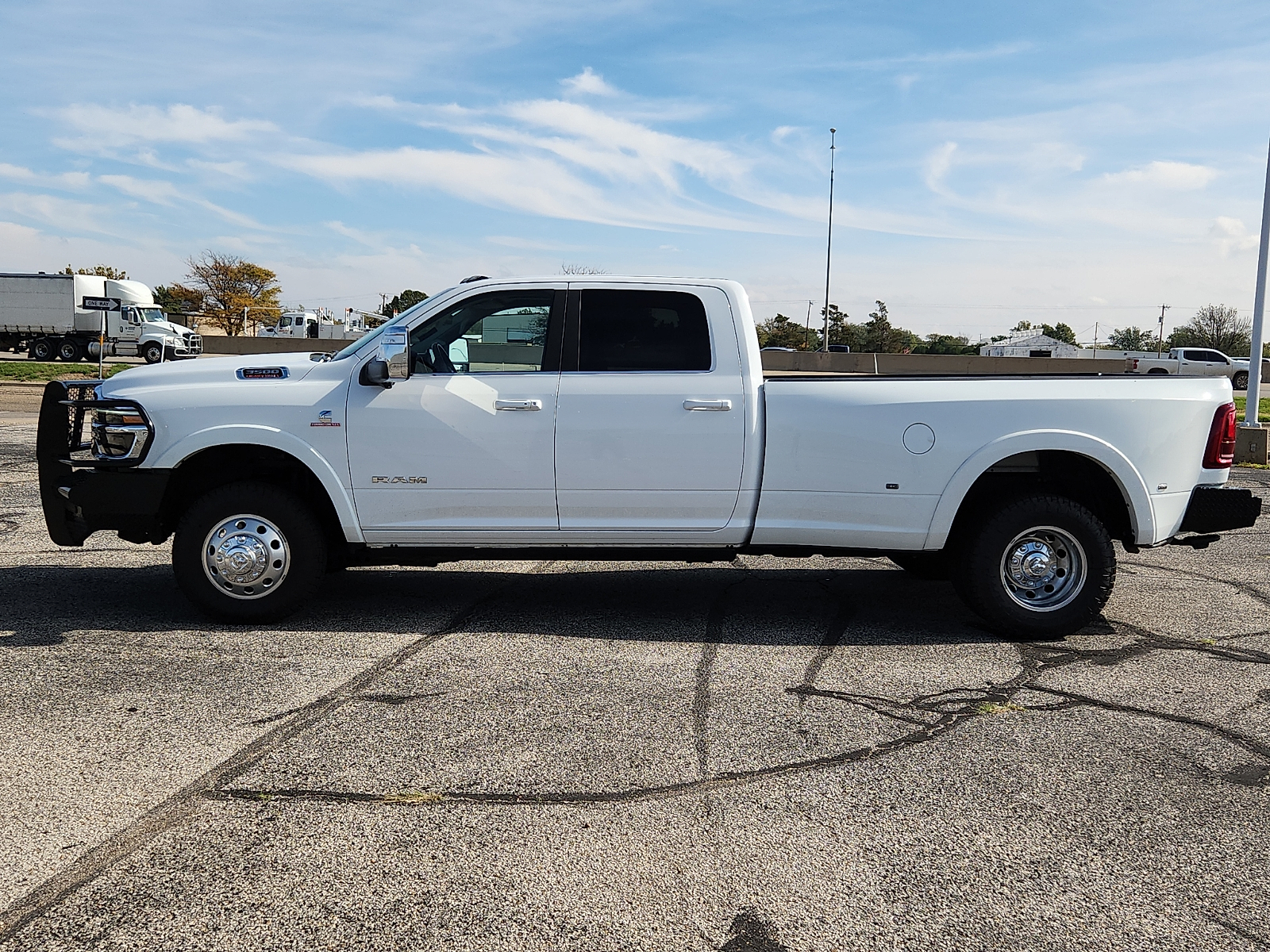 Used 2025 RAM 3500 Limited 4x4 Crew Cab 8 ft. box 169.5 in. WB