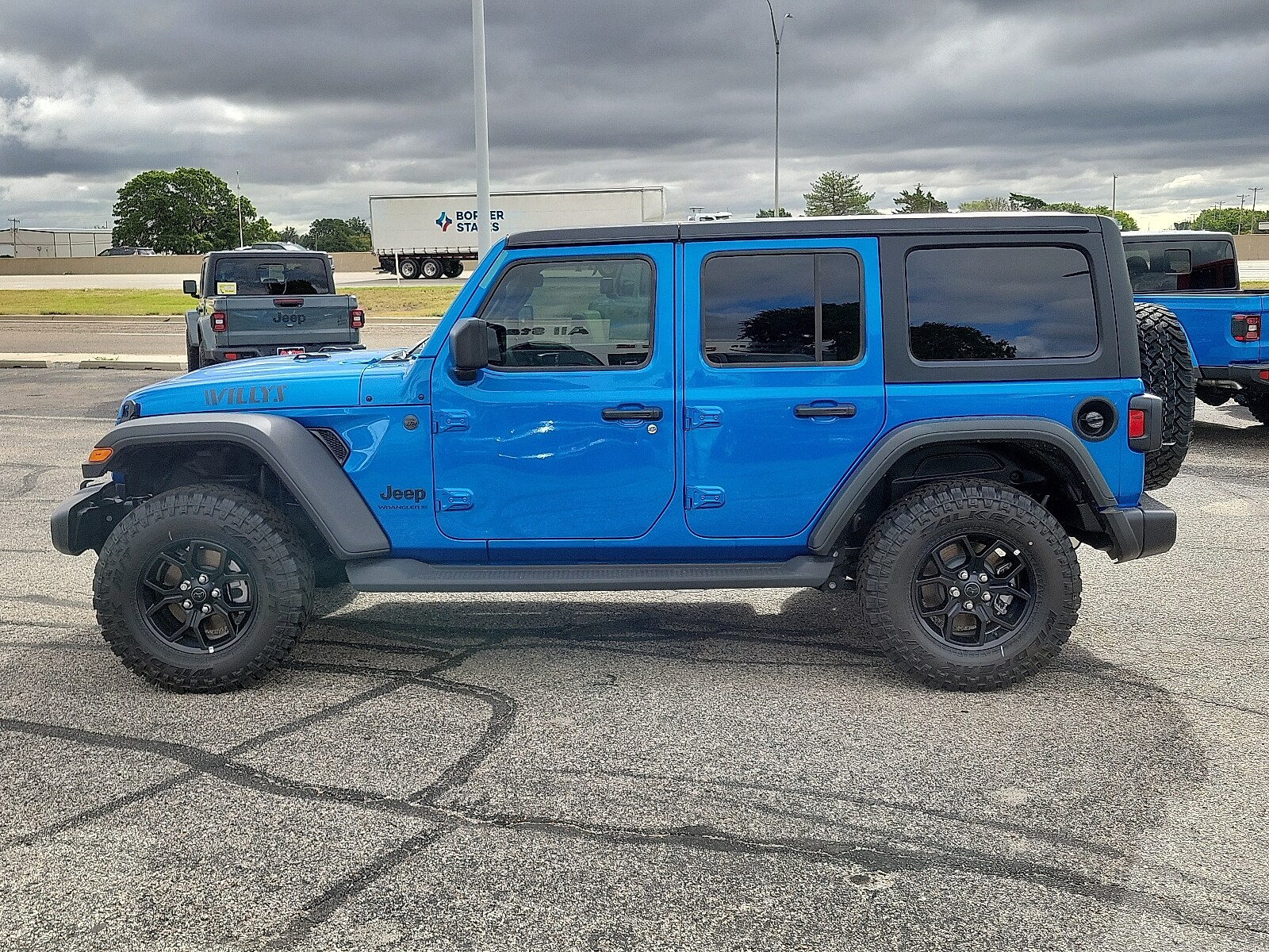 2025 Jeep Wrangler Willys photo 2